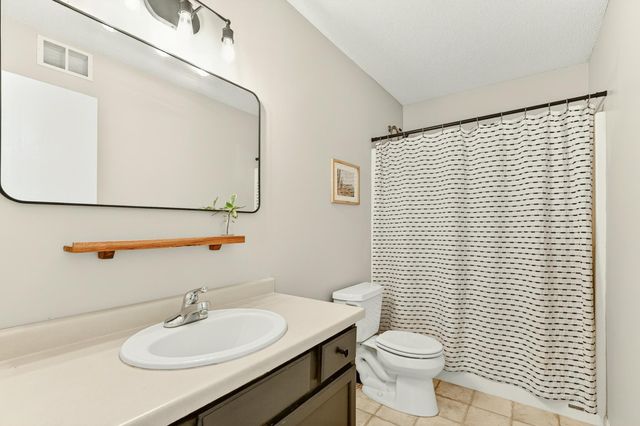 5867 Kingsbury Drive NW, Rochester, MN 55901