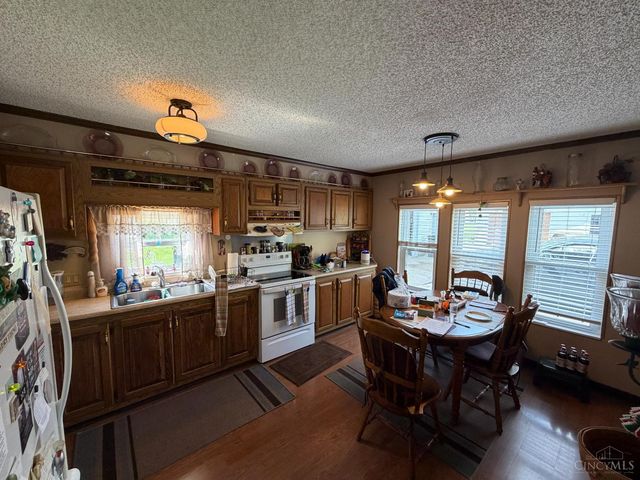 10818 North Shore Drive, Paint Twp, OH 45133