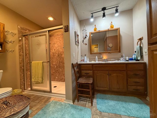 10818 North Shore Drive, Paint Twp, OH 45133