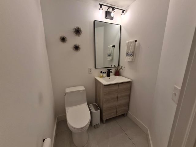 701 Brickell Key Boulevard 2008, Miami, FL 33131