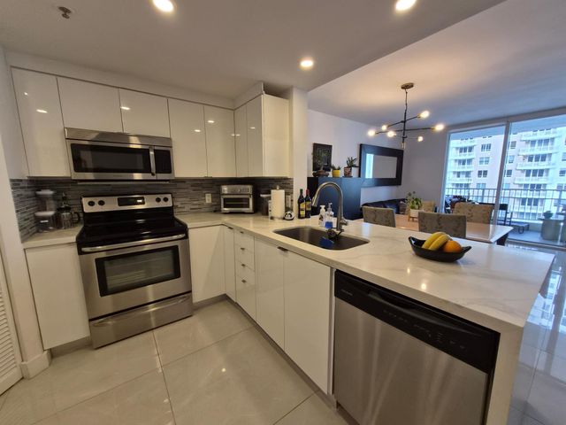 701 Brickell Key Boulevard 2008, Miami, FL 33131