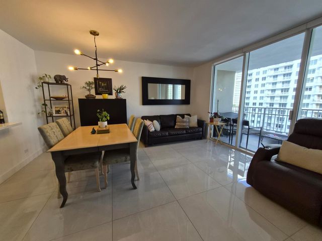 701 Brickell Key Boulevard 2008, Miami, FL 33131