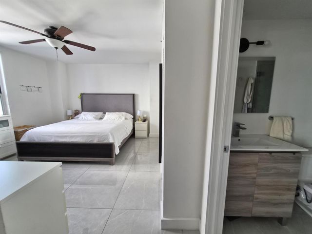 701 Brickell Key Boulevard 2008, Miami, FL 33131