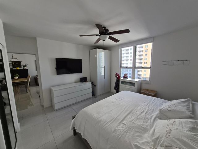 701 Brickell Key Boulevard 2008, Miami, FL 33131