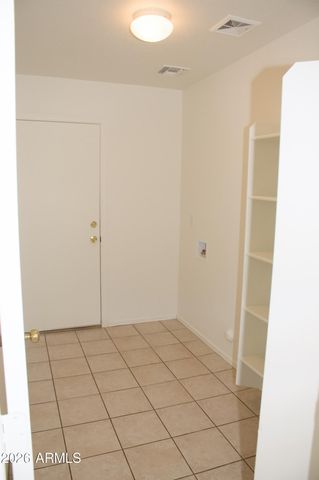 2716 W Allens Peak Drive, San Tan Valley, AZ 85144