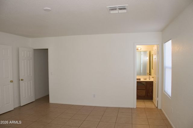 2716 W Allens Peak Drive, San Tan Valley, AZ 85144