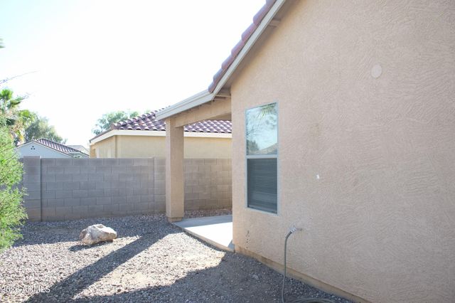 2716 W Allens Peak Drive, San Tan Valley, AZ 85144