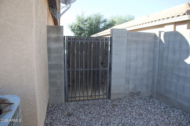 2716 W Allens Peak Drive, San Tan Valley, AZ 85144