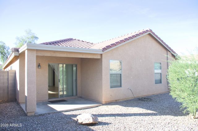 2716 W Allens Peak Drive, San Tan Valley, AZ 85144