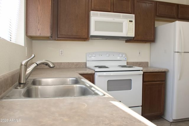 2716 W Allens Peak Drive, San Tan Valley, AZ 85144