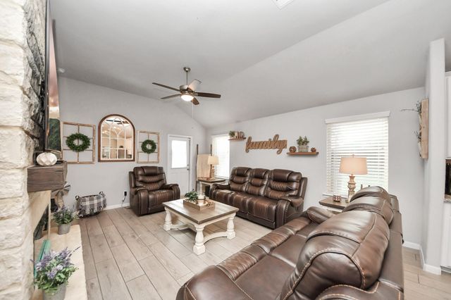 550 Winburn Tide Lane, La Porte, TX 77571