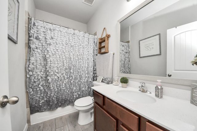 550 Winburn Tide Lane, La Porte, TX 77571