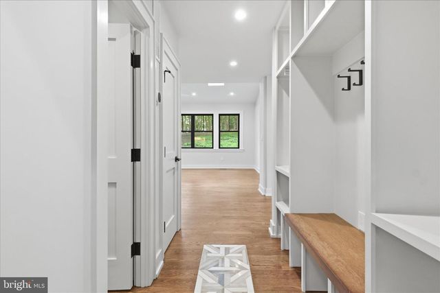 5921 CHESTERBROOK RD, Mclean, VA 22101