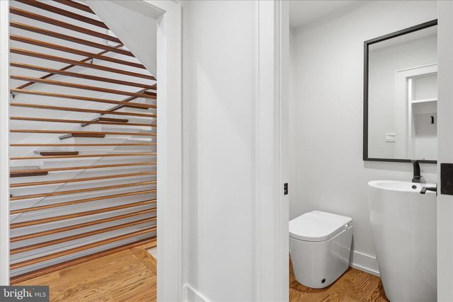 5921 CHESTERBROOK RD, Mclean, VA 22101