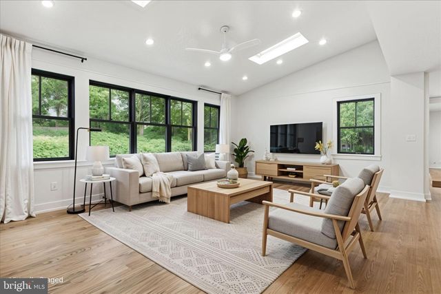 5921 CHESTERBROOK RD, Mclean, VA 22101