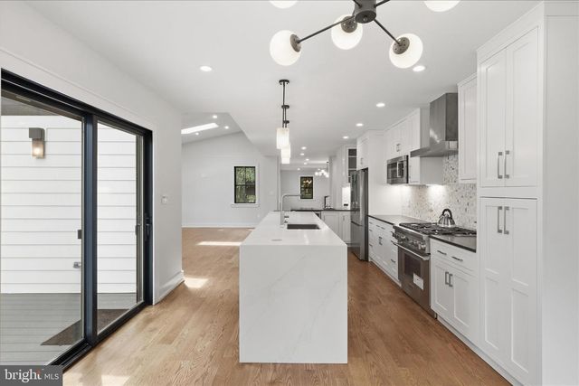 5921 CHESTERBROOK RD, Mclean, VA 22101