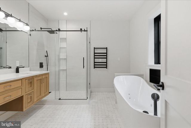 5921 CHESTERBROOK RD, Mclean, VA 22101