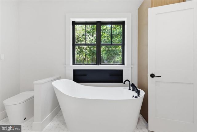 5921 CHESTERBROOK RD, Mclean, VA 22101