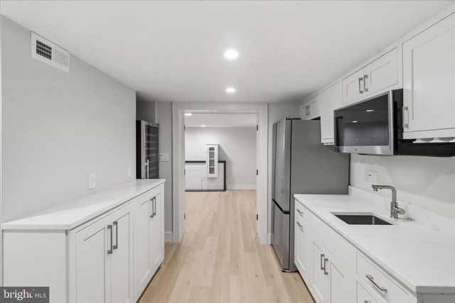 5921 CHESTERBROOK RD, Mclean, VA 22101