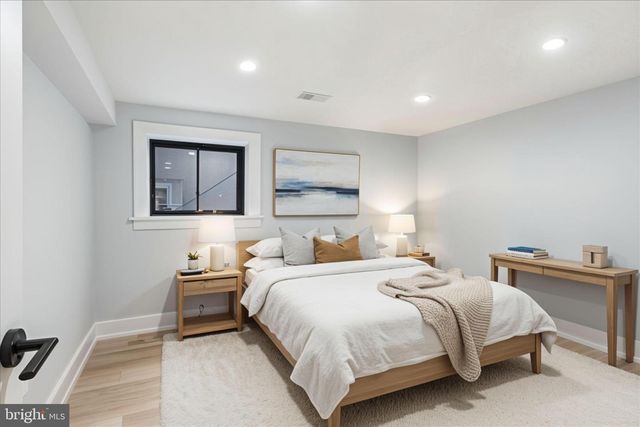 5921 CHESTERBROOK RD, Mclean, VA 22101