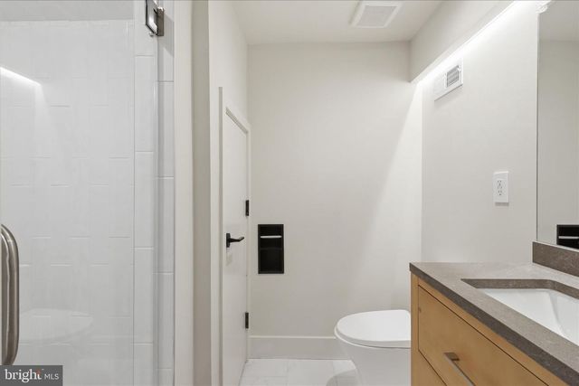 5921 CHESTERBROOK RD, Mclean, VA 22101