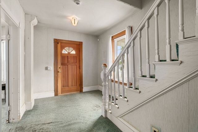 39 Phillips Ave, Norwood, MA 02062