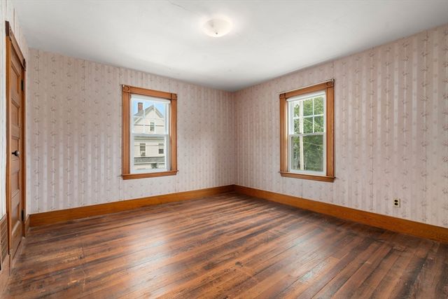 39 Phillips Ave, Norwood, MA 02062