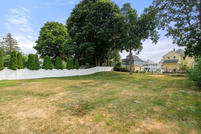 39 Phillips Ave, Norwood, MA 02062