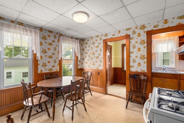 39 Phillips Ave, Norwood, MA 02062