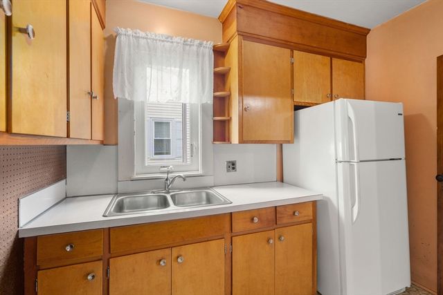 39 Phillips Ave, Norwood, MA 02062