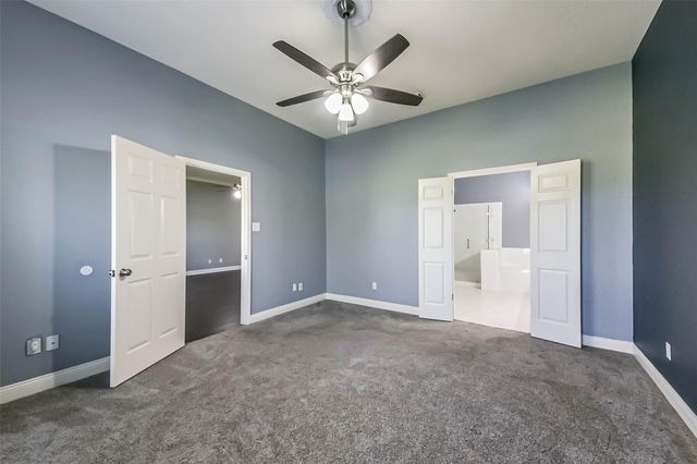 911 Woodfern Glen Lane, Pearland, TX 77584