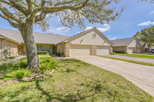 911 Woodfern Glen Lane, Pearland, TX 77584