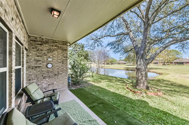 911 Woodfern Glen Lane, Pearland, TX 77584