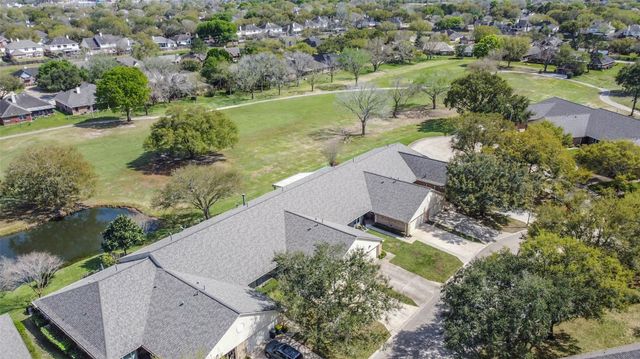 911 Woodfern Glen Lane, Pearland, TX 77584