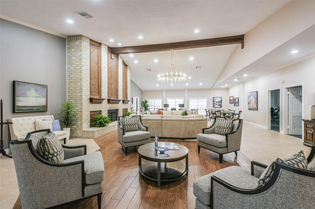 911 Woodfern Glen Lane, Pearland, TX 77584