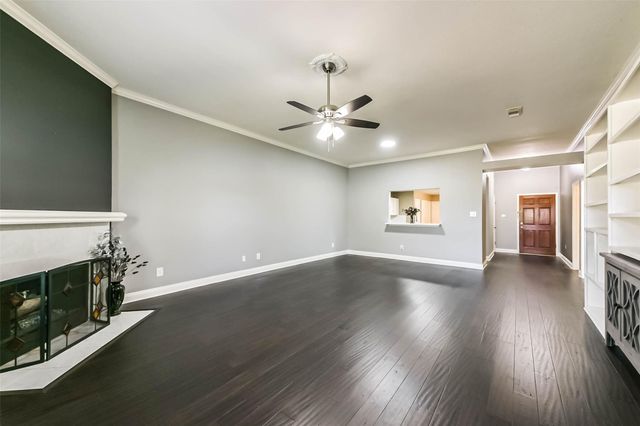 911 Woodfern Glen Lane, Pearland, TX 77584