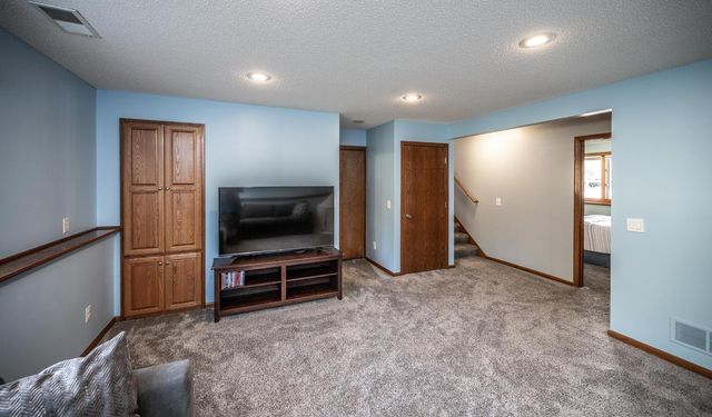 14512 Hollow Park Court, Burnsville, MN 55306