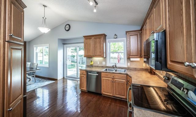 14512 Hollow Park Court, Burnsville, MN 55306