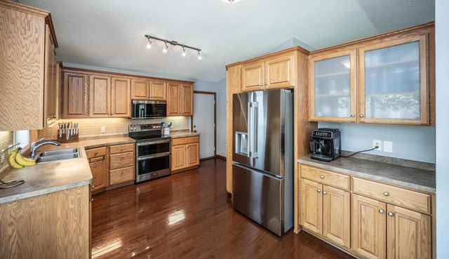 14512 Hollow Park Court, Burnsville, MN 55306