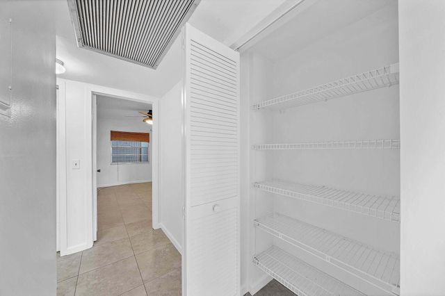 2049 Hythe C, Boca Raton, FL 33434