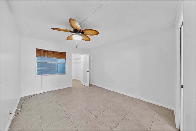 2049 Hythe C, Boca Raton, FL 33434