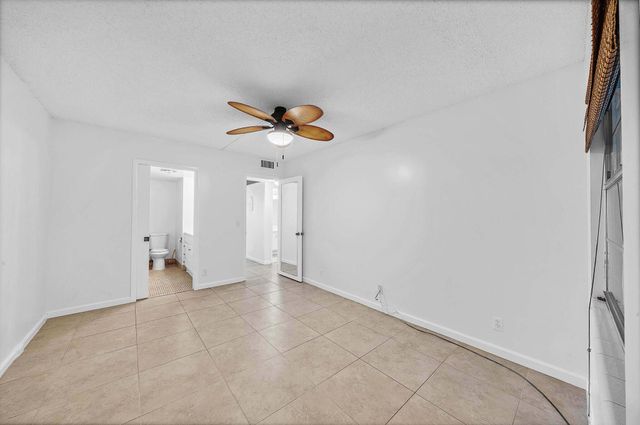 2049 Hythe C, Boca Raton, FL 33434