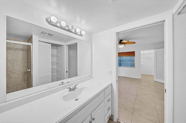 2049 Hythe C, Boca Raton, FL 33434