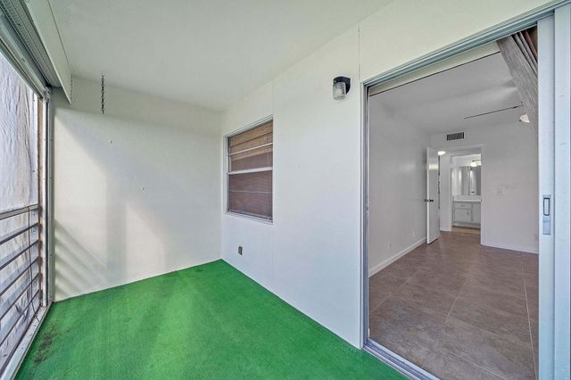 2049 Hythe C, Boca Raton, FL 33434