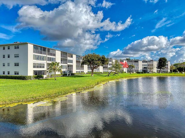 2049 Hythe C, Boca Raton, FL 33434