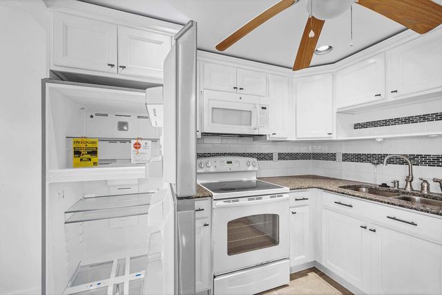 2049 Hythe C, Boca Raton, FL 33434