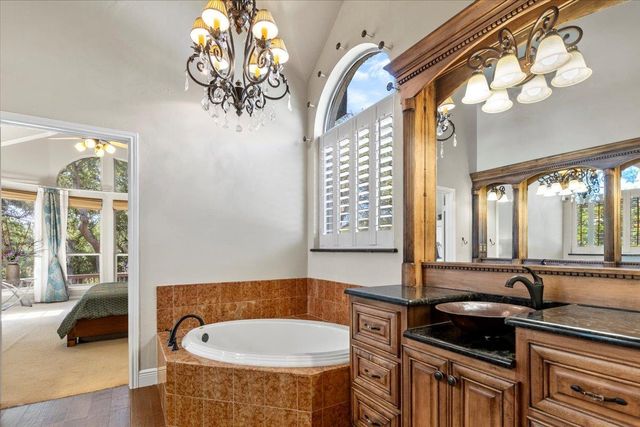 12013 Tarraza CT, Austin, TX 78732