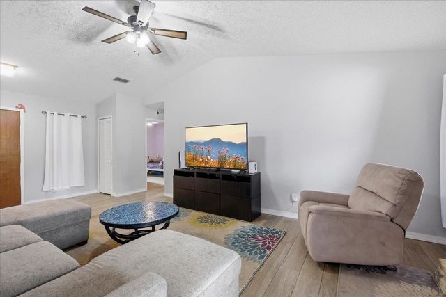 204 Queen Rd, St Augustine, FL 32086