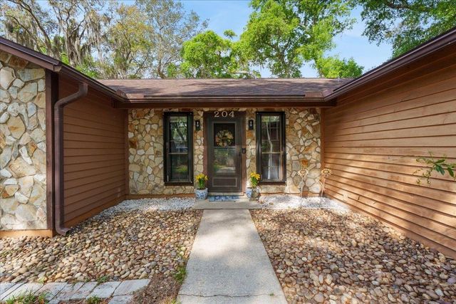 204 Queen Rd, St Augustine, FL 32086