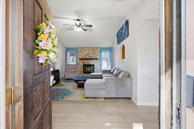 204 Queen Rd, St Augustine, FL 32086